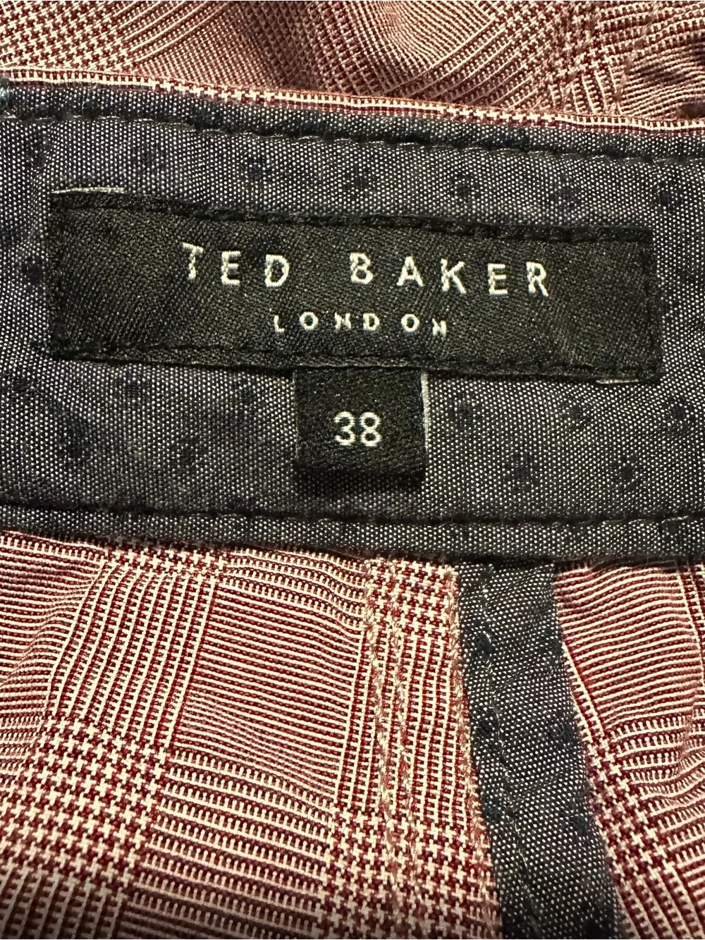 Ted Baker London Men Shorts Red 38 Flat Front Paid Golf Preppy